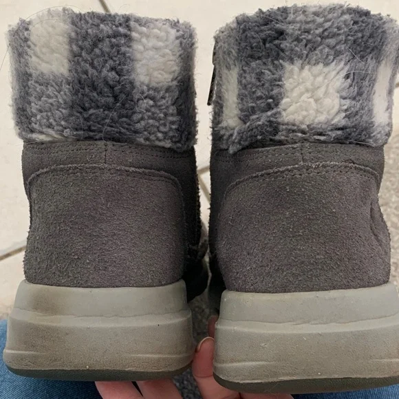 Skechers Black and Gray Winter Boots - Picture 15 of 17